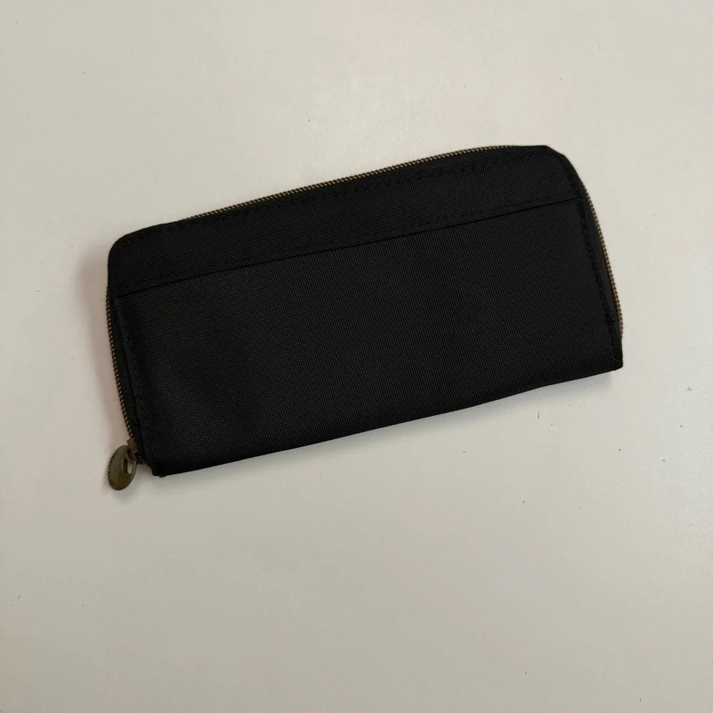 Travelon Wallet Zippered Closure Zip Pocket Credit Card Travel Black Purple